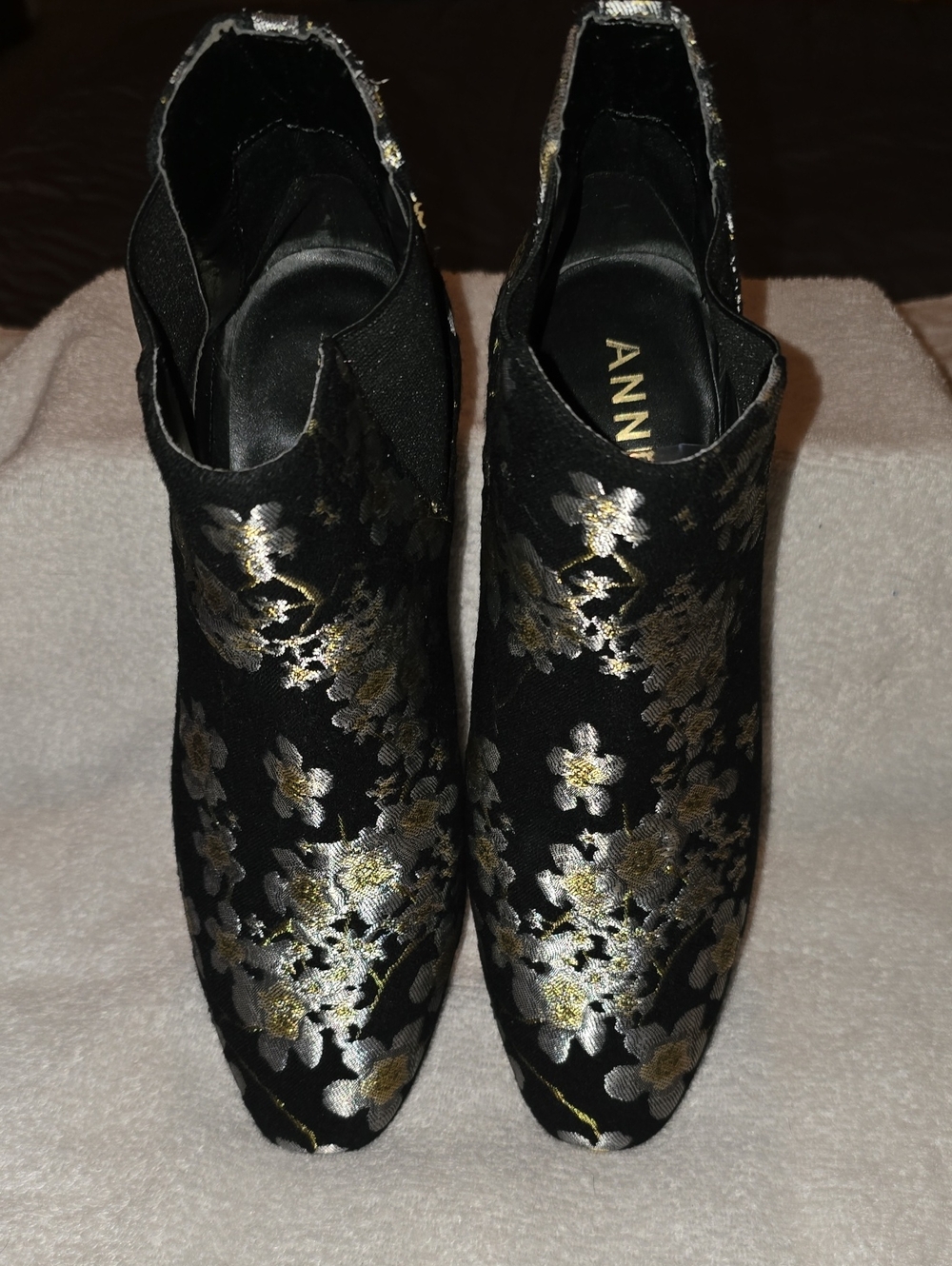 Anne Klein Gorgia Floral Jacquard Velvet Block Heel Chelsea Boots 9